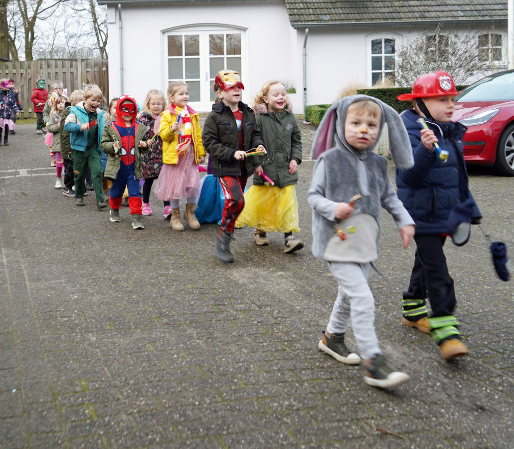 Scholencarnaval 2023 EC t' Sparrenbos
